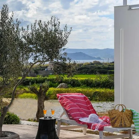 Divine Naxos Plaka (Naxos)