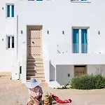 Divine Naxos Pláka